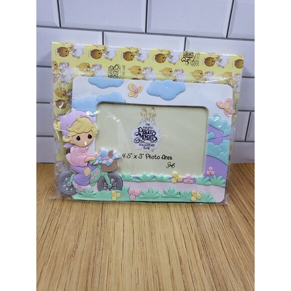 Precious Moments picture frame - Picture 1 of 3